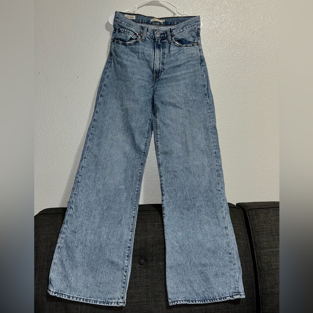 Levi’s Ribcage Wide Leg